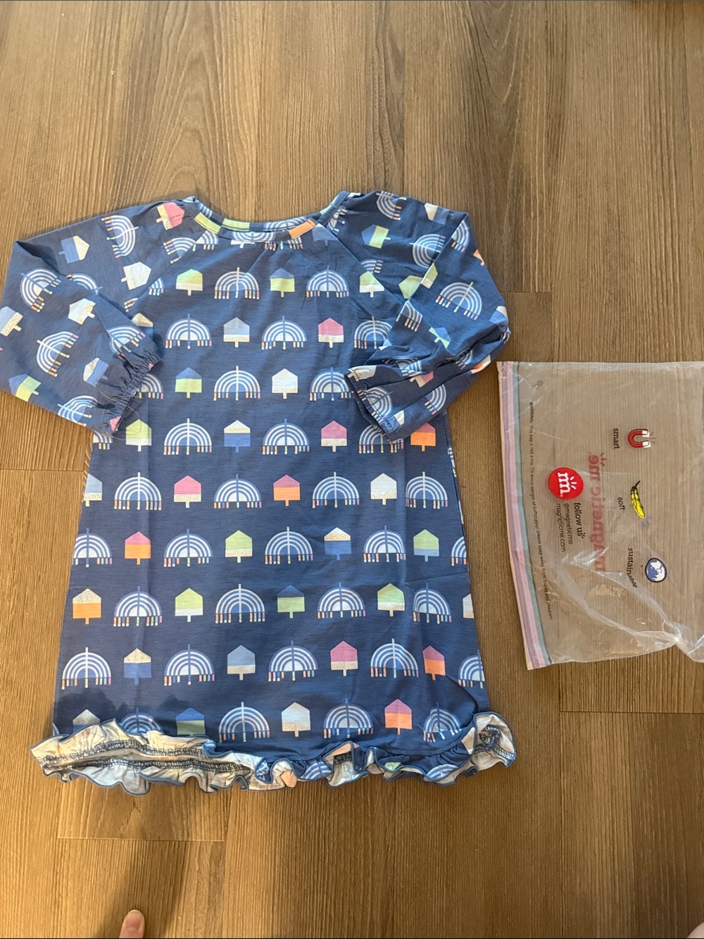 New Magentic me RightFit Magnetic Nightgown in Spin Me Right Round